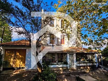 pavillon 6 pièces 180 m²