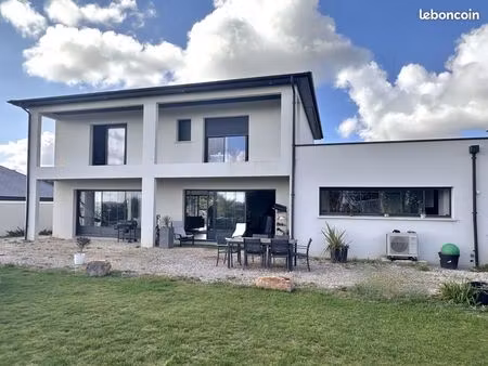 maison 6 pièces 243 m²