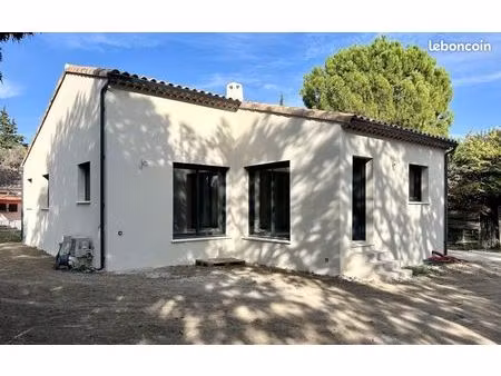 villa 4 pièces 80 m²