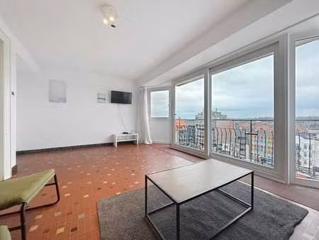 appartement pret a emmenager sur la place de la panne