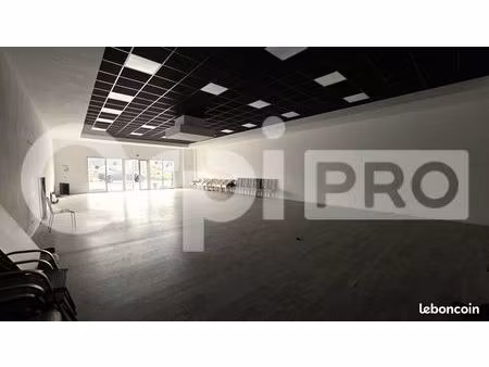 local commercial 215 m²