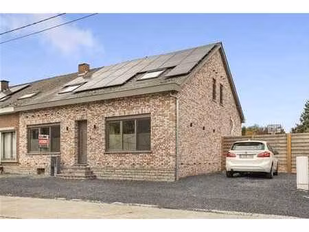 maison rénovée inégralement à proximité du centre d'ath