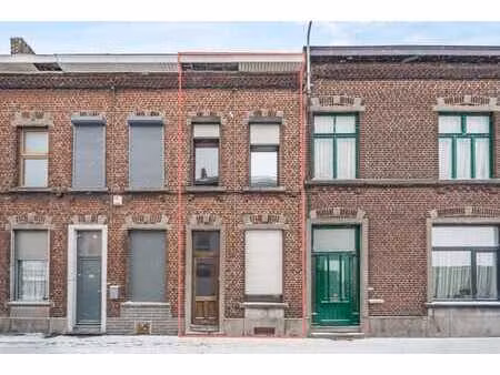 chouette maison 2 chambres à rénover à charleroi.