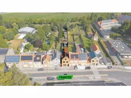 maison avec immense jardin à vendre au centre de dixmude