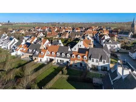 spacieuse maison avec grand jardin dans un carier calme