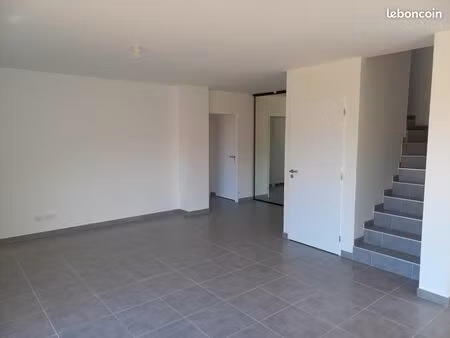 maison à louer à peaugres