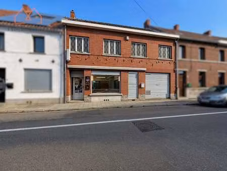 immeuble à rénover avec commerce et logement