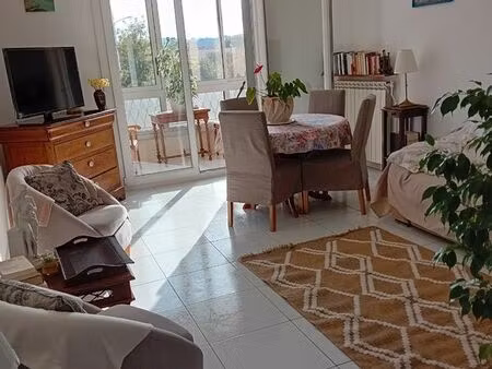 vends grand t2 traversant les sablettes