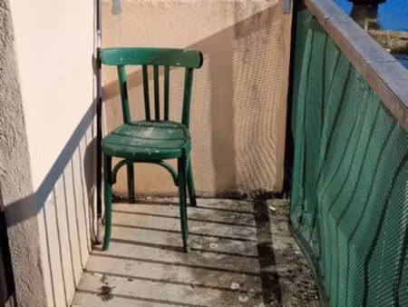 studio avec balcon sur lot