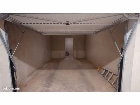 location garage 25 m2 bastia sud