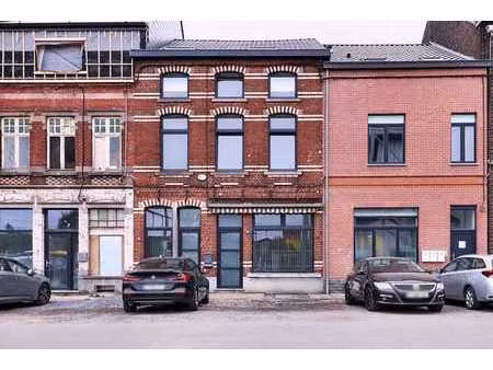 maison de commerce a vendre