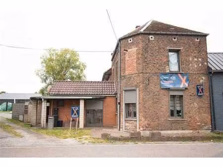 maison 3 chambres avec cour