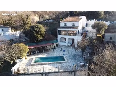 maison 6 pièces 205 m²