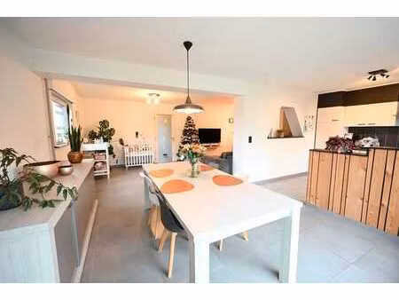 verrassend ruime én instapklare halfopen woning nabij cen...