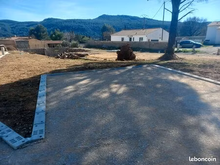 terrain 769 m² cuges les pins