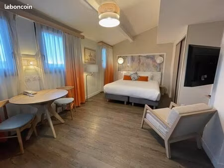 studio 1 pièce 27 m²