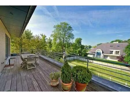 proche forêt de soignes et fort jaco  bel appt de +/- 378 m²