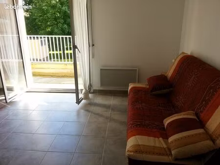 rare - studio meublé avec grande terrasse - hyper centre ville