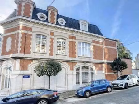 duplex-penthouse avec terrasse-hotel de maitre