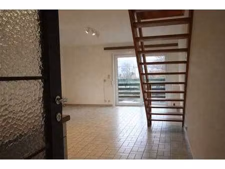 duplex lumineux dans un environnement calme