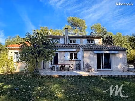 propriété 6 pièces 123 m²