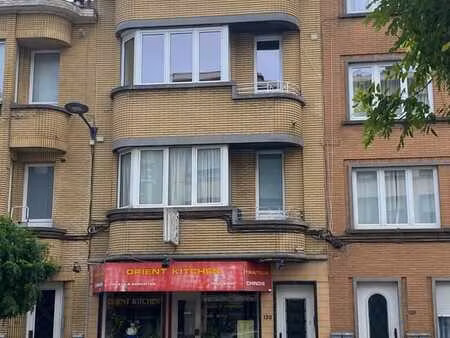 evere - magnifique appartement récemment rénové (2 chambres)