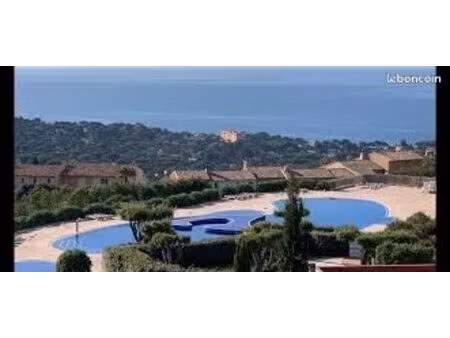 t2/3 vue mer aux issambres 2 chambres dernier étage