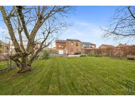 spacieuse maison familiale avec double garage près de renaix