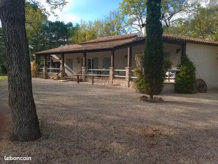 propriété tourrettes maison 182 6800 m 2 de terrain plat piscine boxes a chevaux