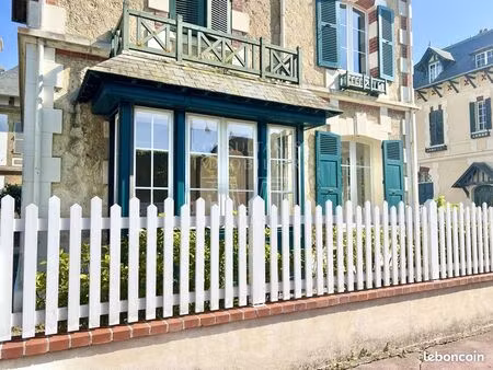 villa 8 pièces 160 m²