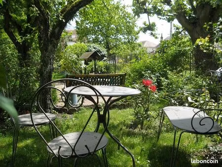 f1 meublé avec mini espace vert