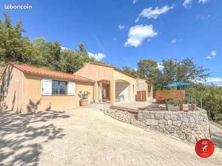 villa 6 pièces 145 m²