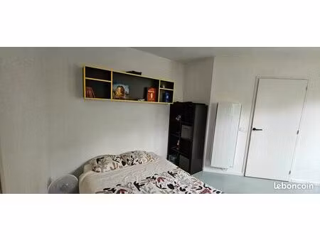 joli studio meublé calme