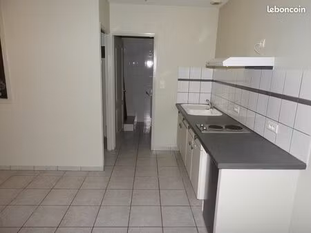 proche gare et lycée lapicq.  superbe appartement f1  r.d.c.  35 m²  libre  parfait état  