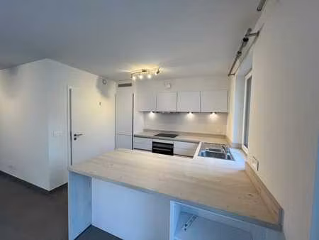 appartement 2 chambres- la louvière- àpd de 950 + 80 €