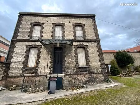 maison 8 pièces 167 m²