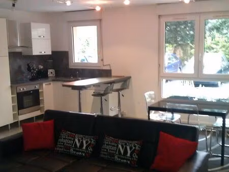 f2 proche hyper centre et université