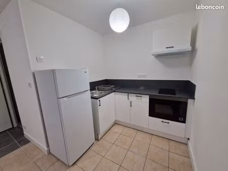appartement meublé type studio à montluçon proche iut et centre ville