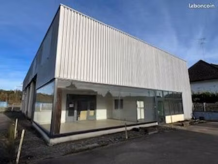 local commercial 252m2