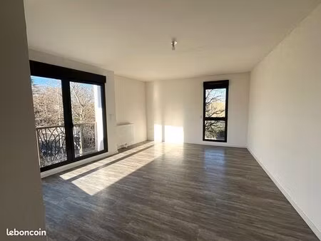 appartement 3 pièces 69 m²