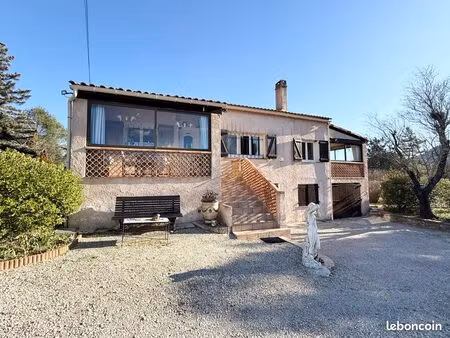villa rocbaron  terrain de 5400 m2