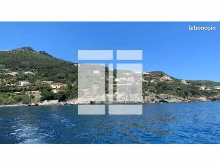 terrain 1 660 m² brando