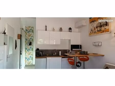 var nans les pins très beau studio climatisé avec jardin et parking