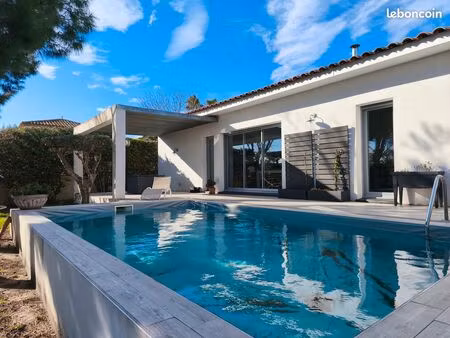 villa t5 avec piscine et garage sur terrain de 468 m2