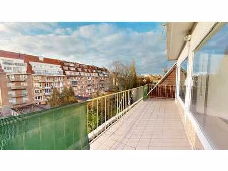 tomberg: superbe appartement 2 chambres +/- 125m2