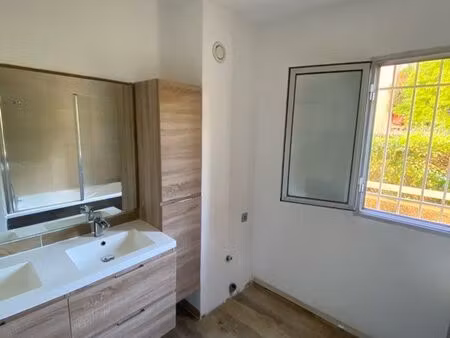 t3  rez-de-jardin  quartier saint-trond