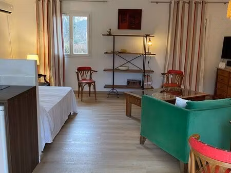 à louer grand studio