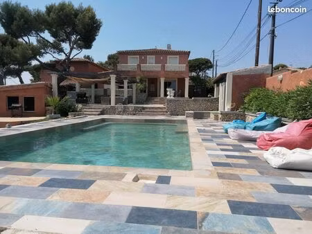 villa 200m2 +2 t3+studio sur 1500m2 arboré piscine