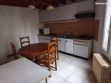 location appartement 60m cuisine salon chambre et salle de bain