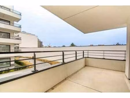 (zone otan) bel appartement 2 chambres + terrasse !
